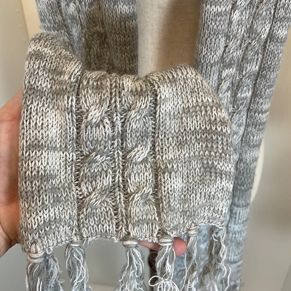Beautiful Marled Gray Scarf - Picture 2 of 2